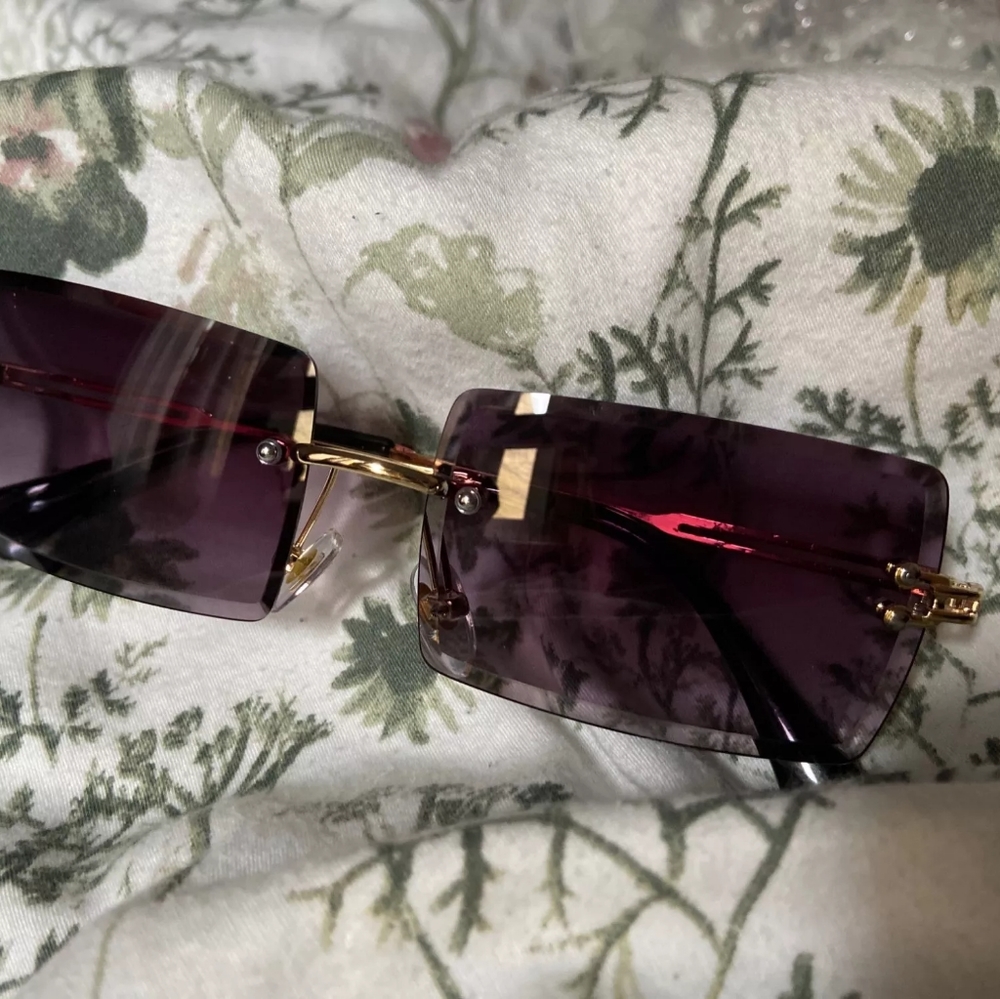 Retro 90's Sunglasses - Picture 7 of 11